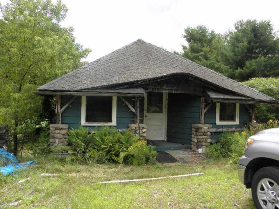 1920 Adirondack Elizabethtown, NY Old House Dreams
