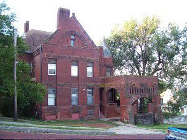 1890 Romanesque - St. Joseph, MO - Old House Dreams