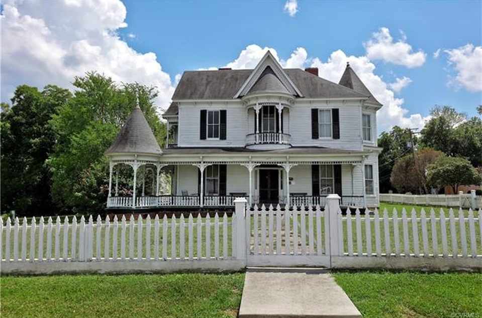 1885 Clarksville, VA Old House Dreams