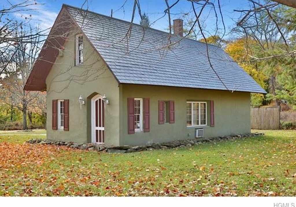 1858 Gothic Revival Tomkins Cove, NY Old House Dreams