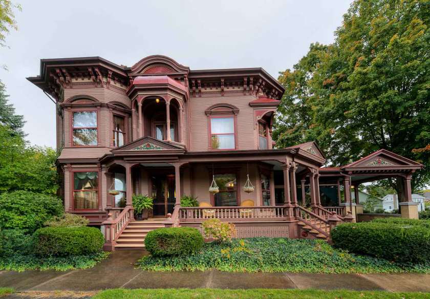 1876 Italianate Weedsport, NY Old House Dreams