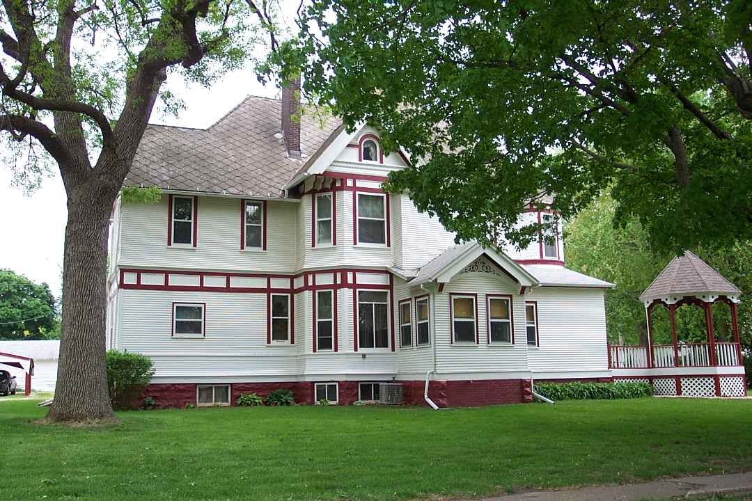 c. 1900 Queen Anne Marcus, IA F. Barber) Old House Dreams