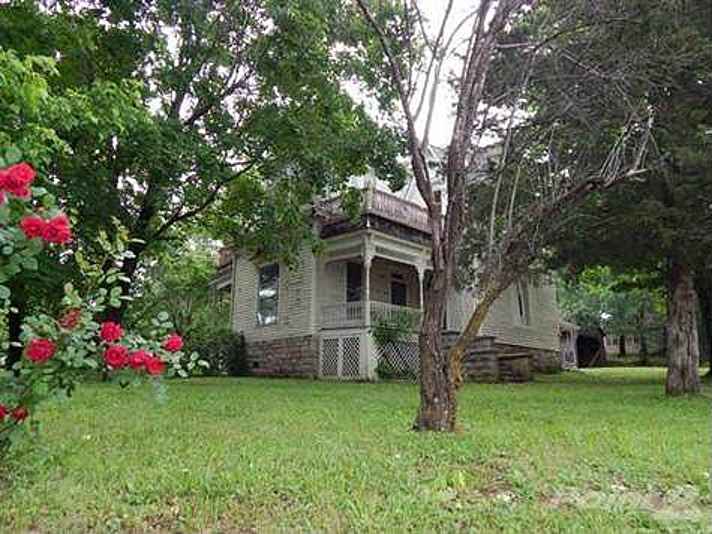 c. 1895 Hartville, MO Old House Dreams