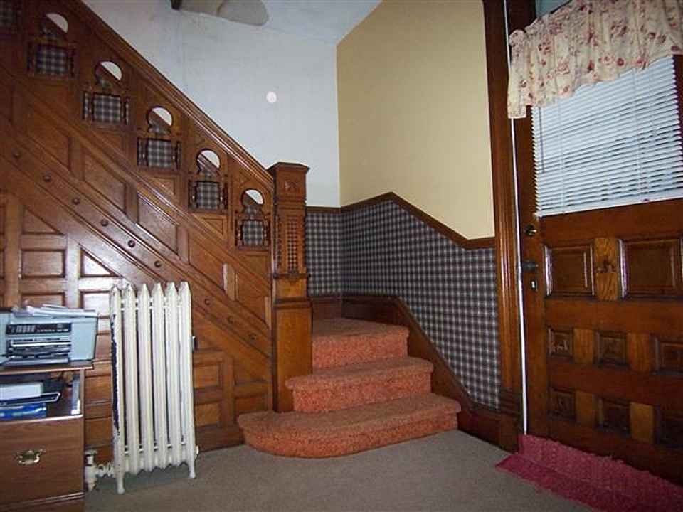 c. 1890 Queen Anne Clinton, WI F. Barber) Old House Dreams