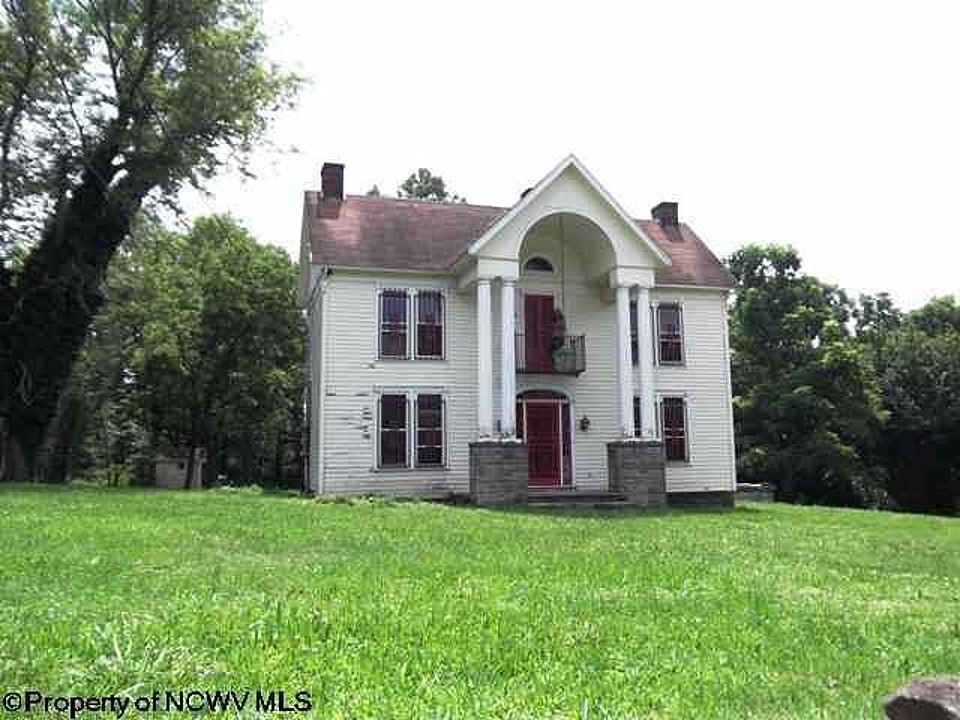 c. 1900 Classical Revival Clarksburg, WV Old House Dreams