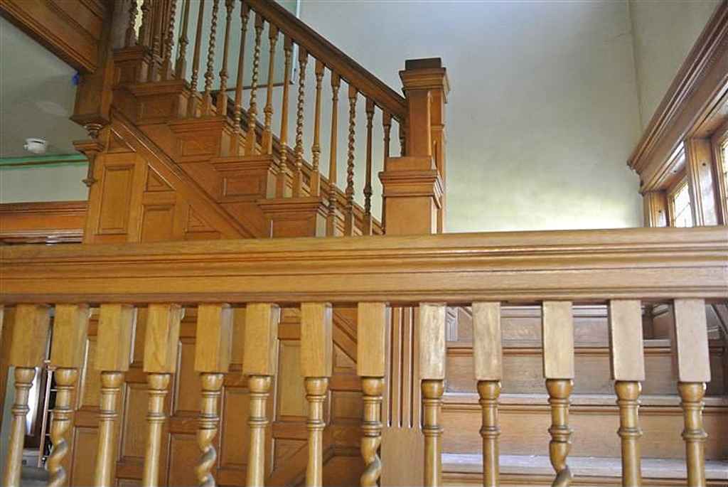 1899 Queen Anne Alden, IA Old House Dreams