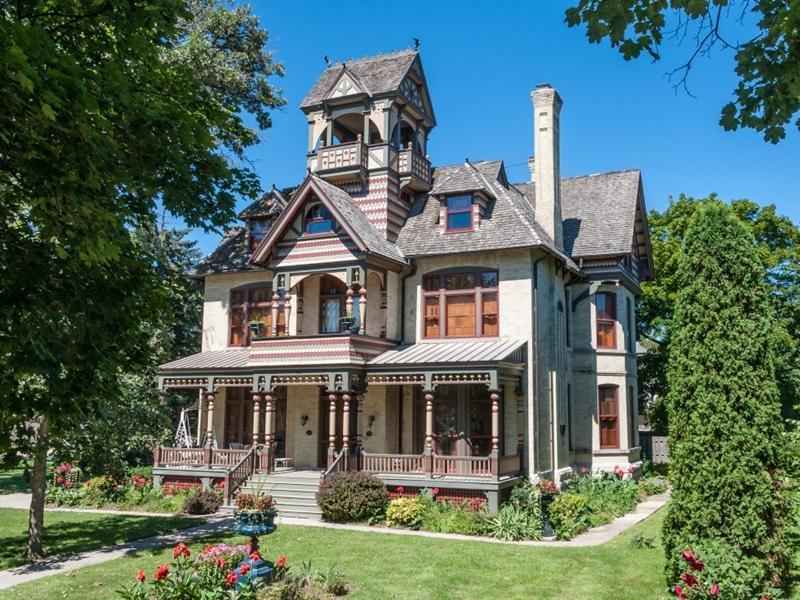 1885 Queen Anne – Delavan, WI