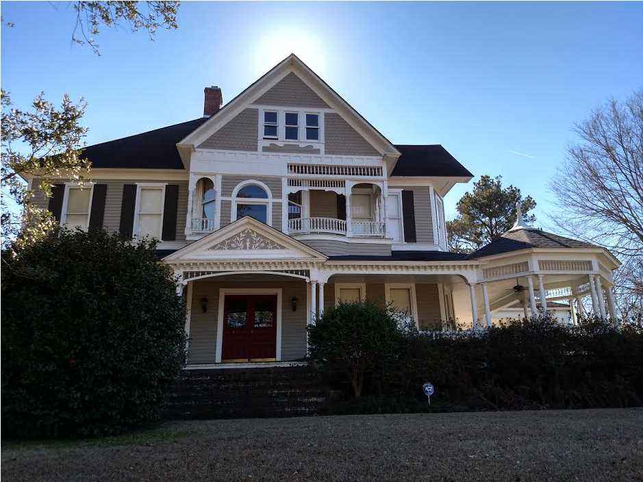 1896 Queen Anne Canton, MS Old House Dreams