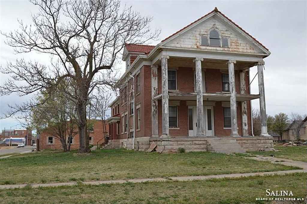 1910 Classical Revival Ellsworth, KS Old House Dreams