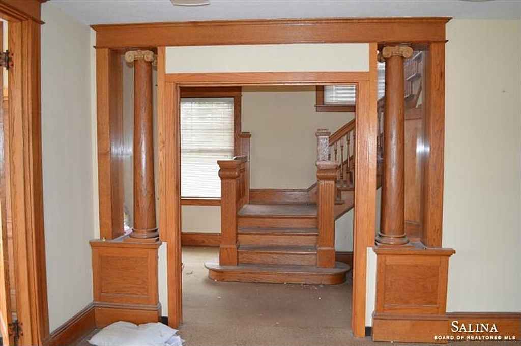 1910 Classical Revival Ellsworth, KS Old House Dreams