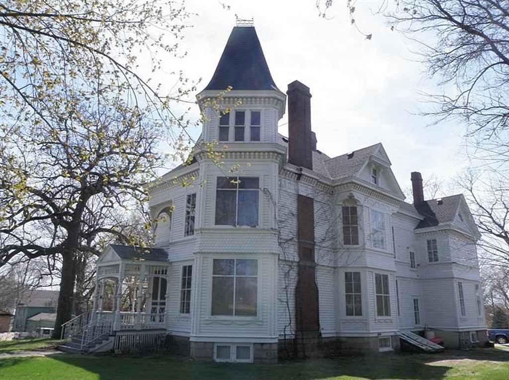 c. 1880 Independence, IA Old House Dreams