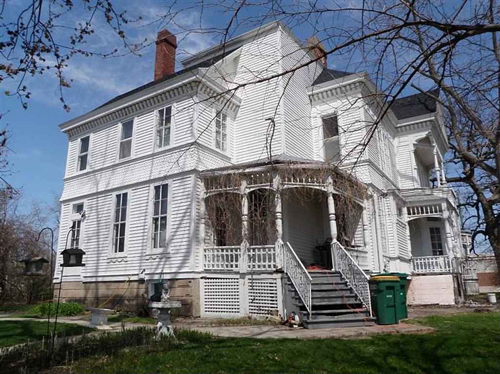 c. 1880 Independence, IA Old House Dreams