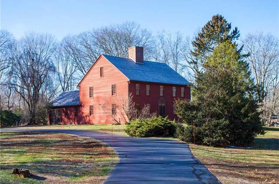 Private: c. 1750 Georgian – Meriden, CT