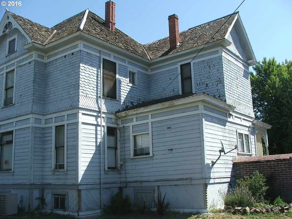1902 Queen Anne Ione, OR Old House Dreams