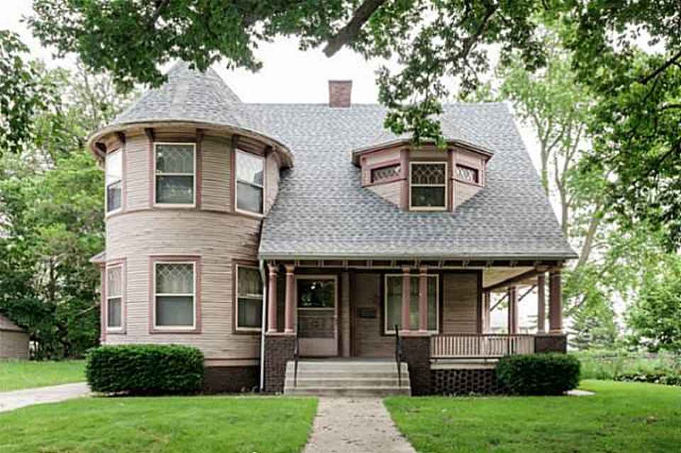 1898 Shingle Victorian in Des Moines, IA Old House Dreams