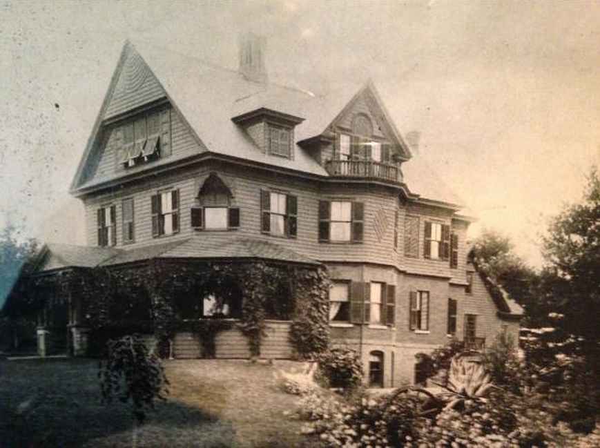 1889 Shingle Nashua, NH Old House Dreams