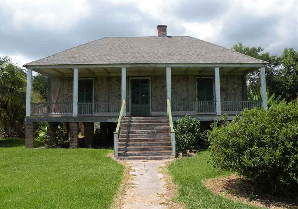 1815 French Colonial Gramercy, LA Old House Dreams
