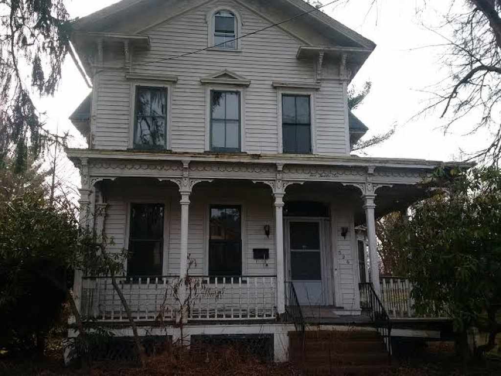 c. 1870 Italianate Belvidere, NJ Old House Dreams