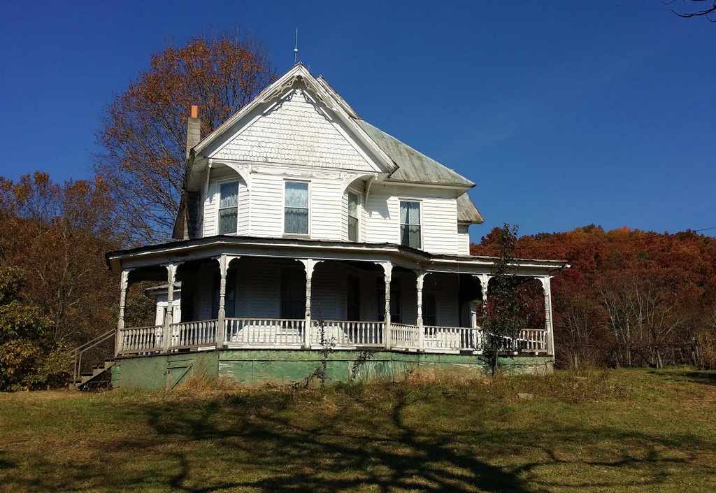 c. 1895 Queen Anne Peterstown, WV Old House Dreams