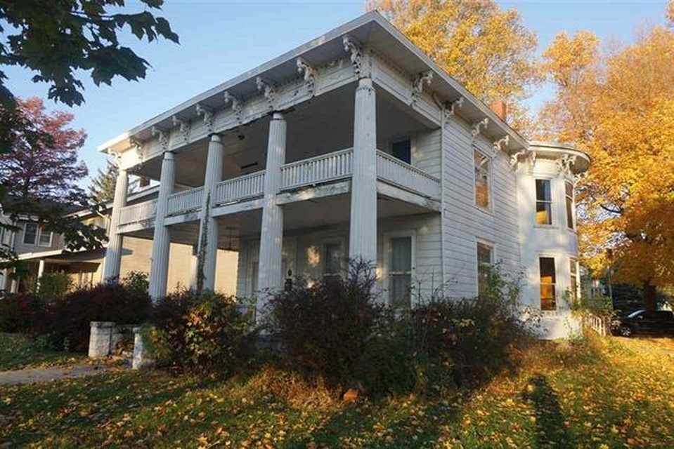 Lincoln, IL Old House Dreams