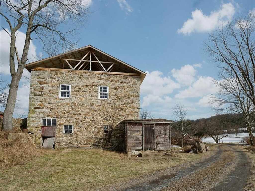 1801 Riegelsville, PA Old House Dreams