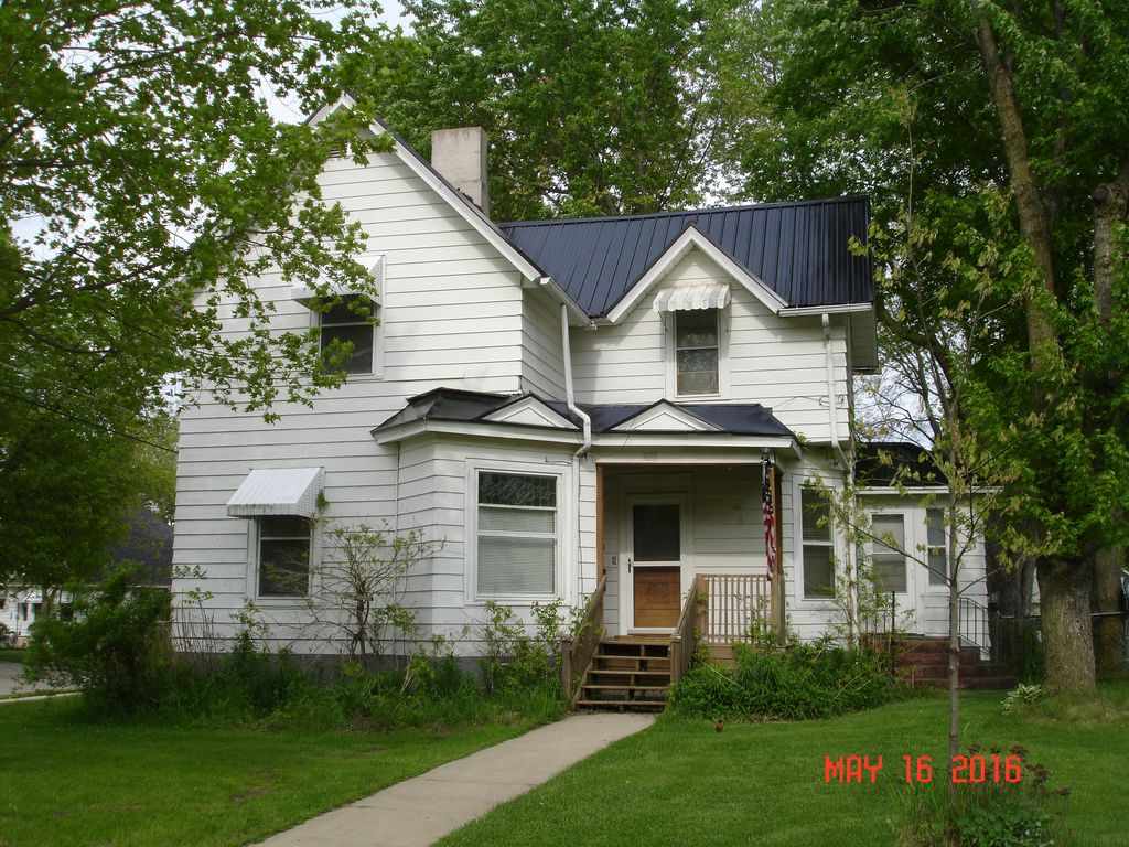 c. 1900 Manchester, IA F. Barber) Old House Dreams