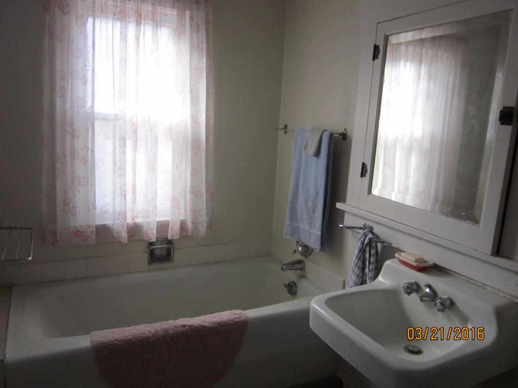 c. 1900 Ellsworth, IA Old House Dreams