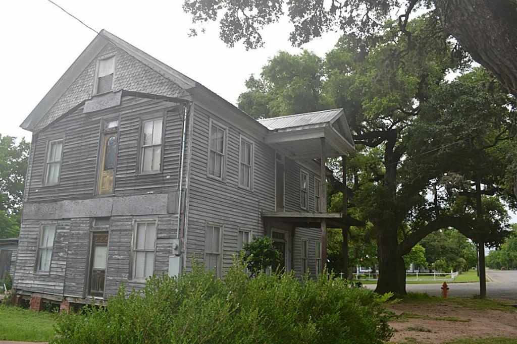 La Grange, TX Old House Dreams