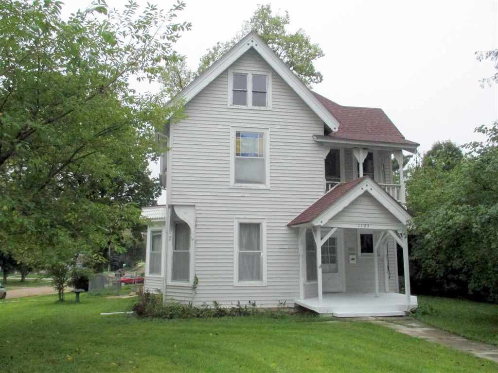 c. 1900 Queen Anne Beatrice, NE F. Barber) Old House Dreams