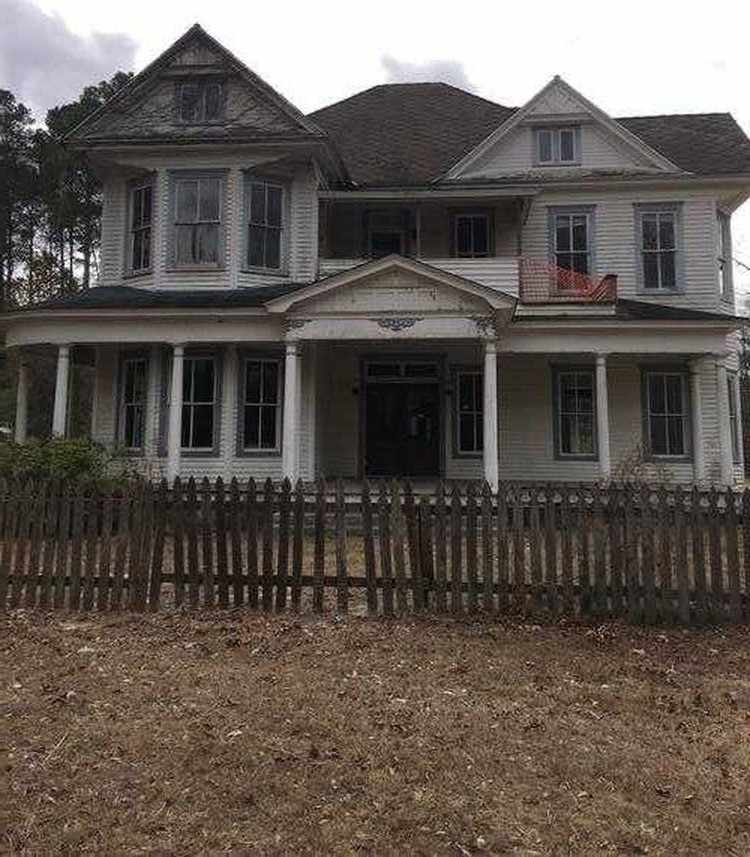 c. 1880 Queen Anne Hickory, MS Old House Dreams