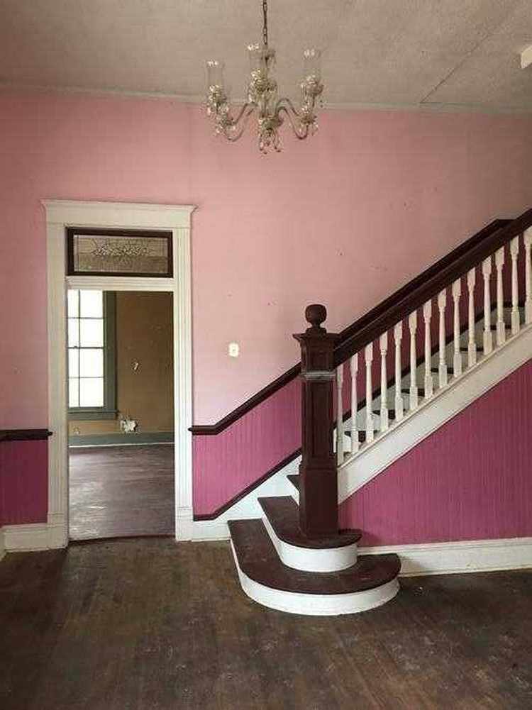 c. 1880 Queen Anne Hickory, MS Old House Dreams