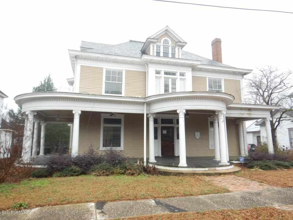 1900 Colonial Revival Snow Hill, NC F. Barber) Old House Dreams