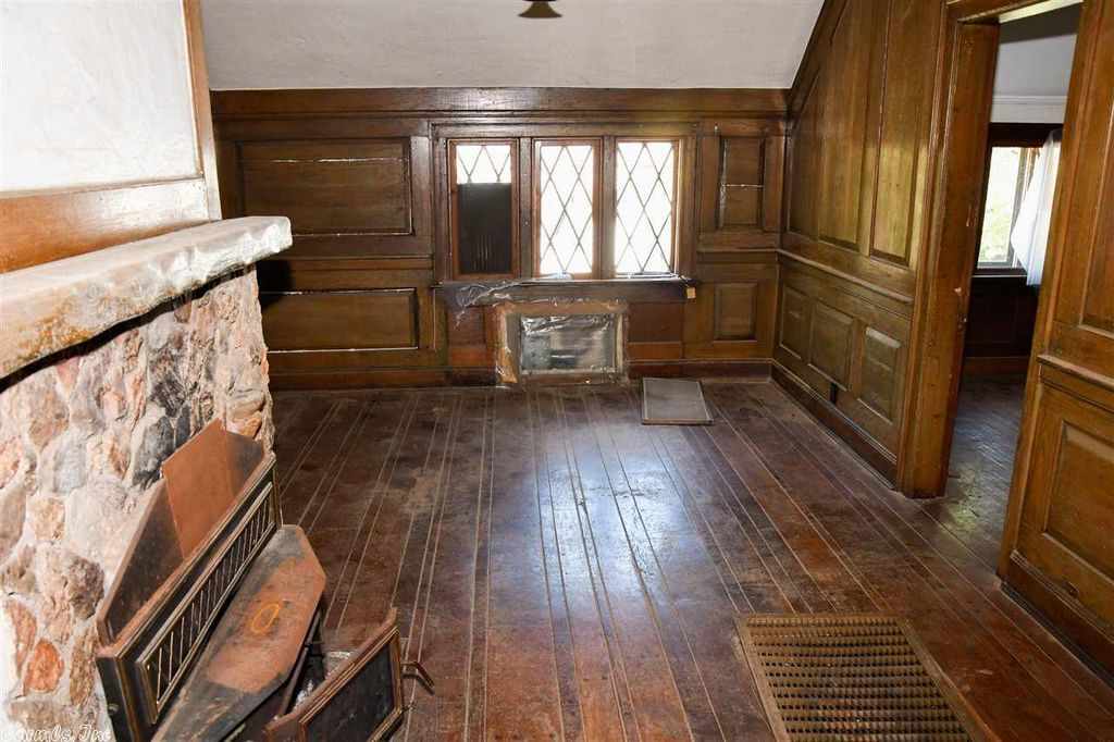 1928 Carriage House - Paragould, AR - Old House Dreams
