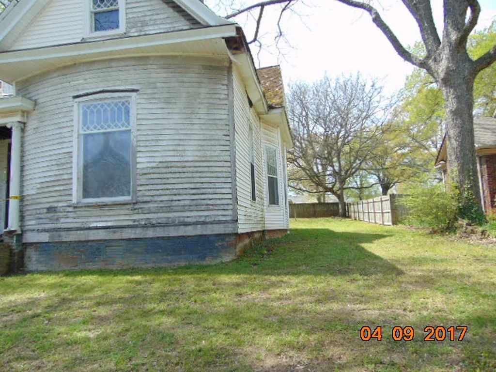 c. 1905 Queen Anne Trenton, TN F. Barber) Old House Dreams