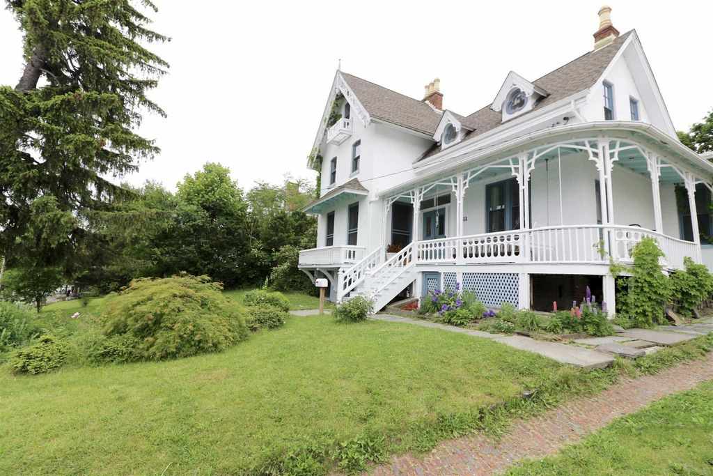 c. 1850 Gothic Revival Beacon, NY Old House Dreams
