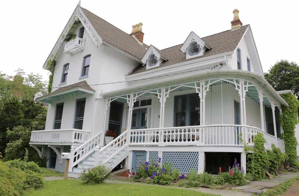 c. 1850 Gothic Revival Beacon, NY Old House Dreams