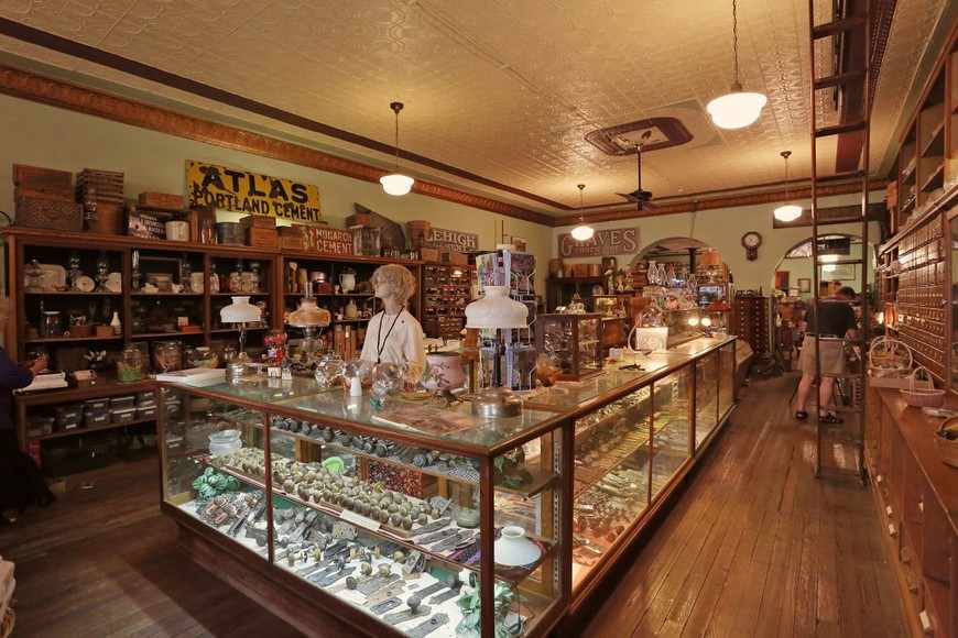 1879 Hardware Store Halstead, KS Old House Dreams