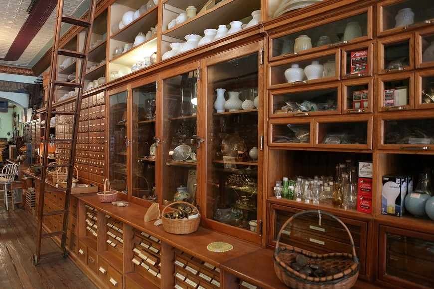 1879 Hardware Store Halstead, KS Old House Dreams