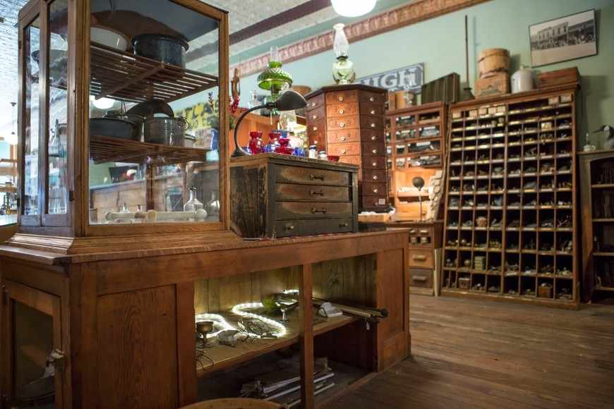 1879 Hardware Store Halstead, KS Old House Dreams