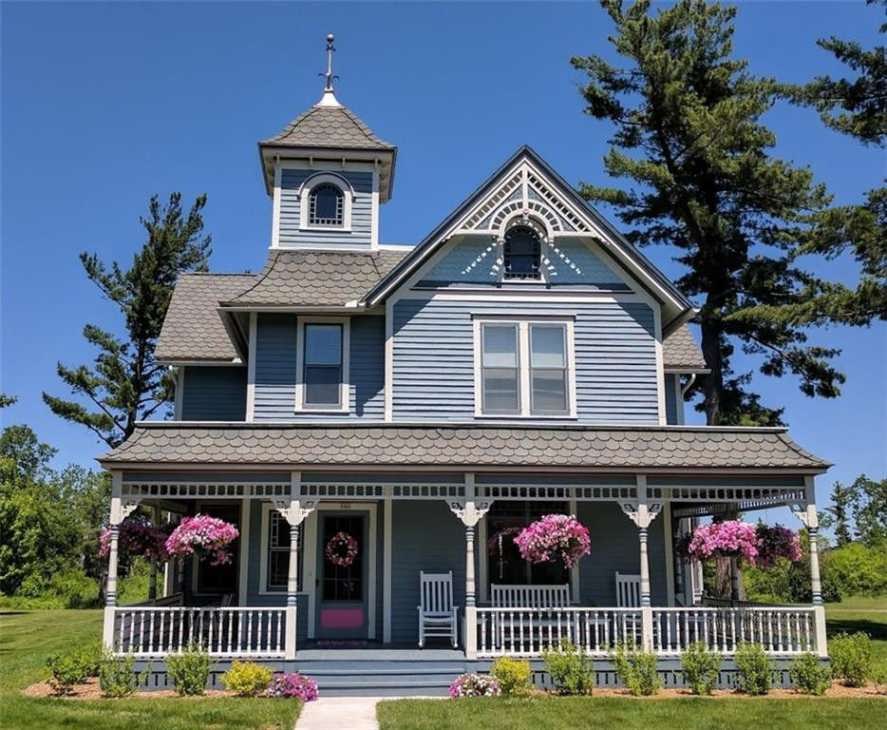1895 Queen Anne Grantsburg, WI Old House Dreams