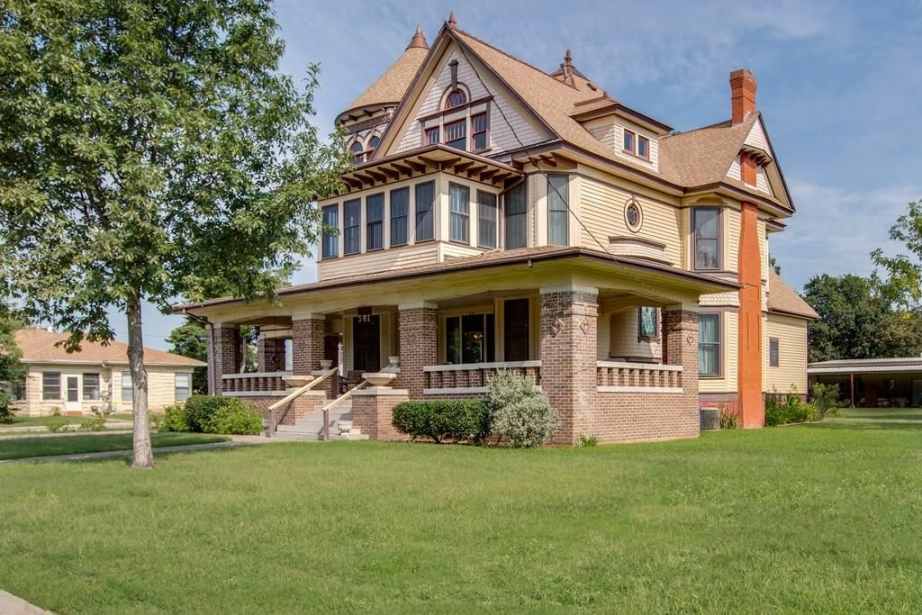 1895 Queen Anne Honey Grove, TX F. Barber) Old House Dreams