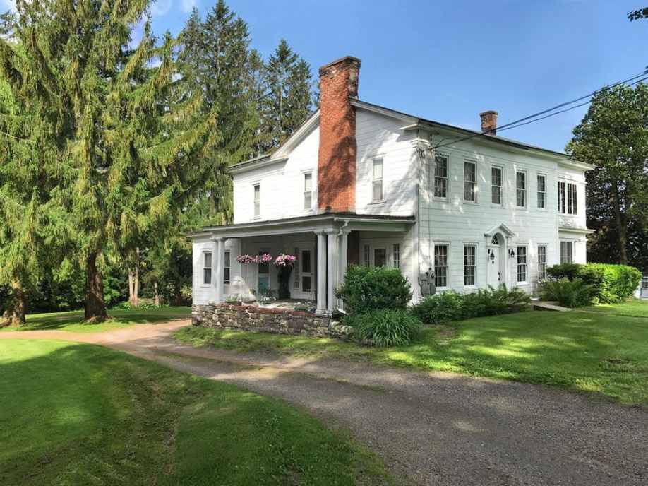Meredith, NY Old House Dreams