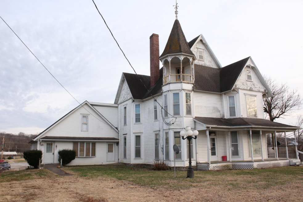 1895 Queen Anne Cassville, MO Old House Dreams