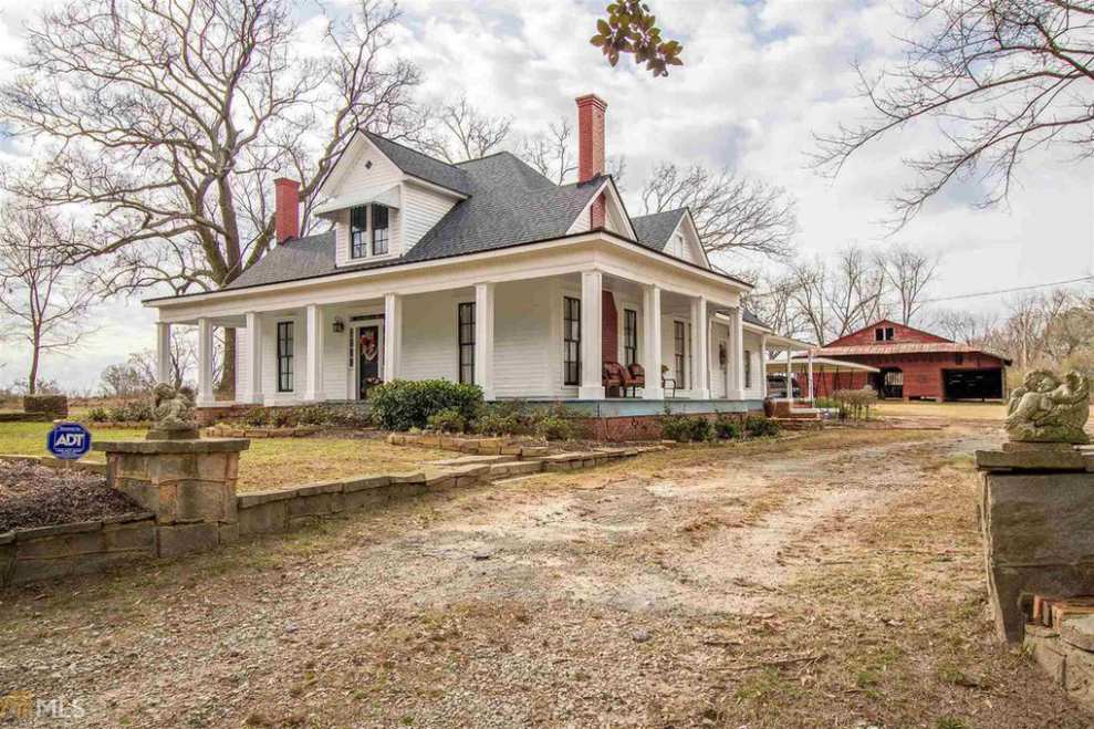 1900 Victorian Farmhouse  For Sale  In Royston Georgia 