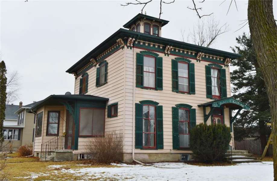 1867 Italianate Vinton, IA Old House Dreams