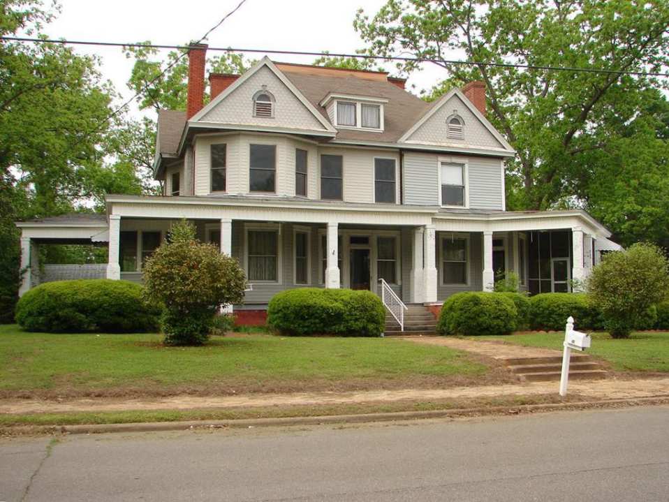 1904 Queen Anne Dawson, GA Old House Dreams