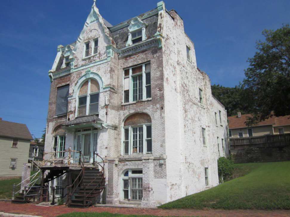 1887 Saint Joseph, MO Old House Dreams