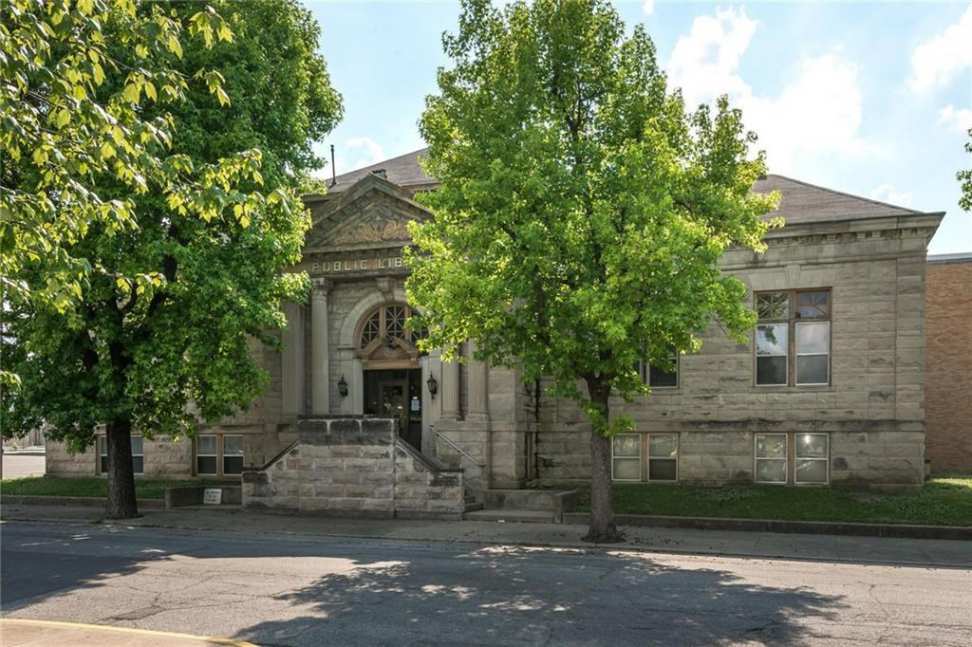 Old libraries for sale. Old House Dreams