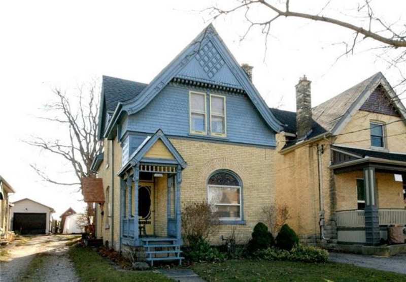 Ontario, Canada Old House Dreams