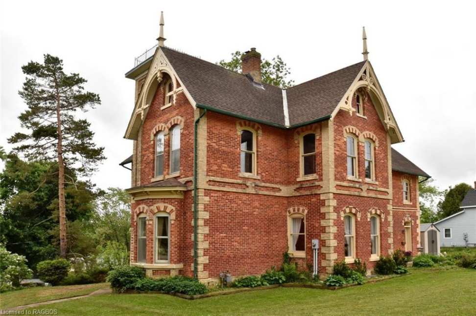 c. 1870 Tara, Ontario, Canada Old House Dreams